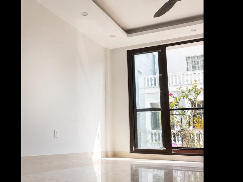 Tường sơn phẳng mịn, lên màu đều sau khi kiểm tra độ ẩm
